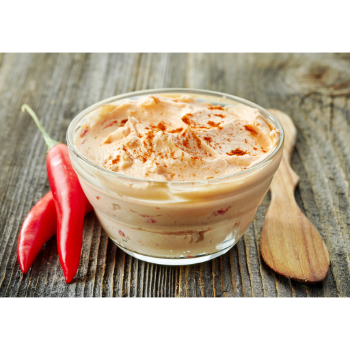 Szegedi fűszerpaprika őrlemény hummuszon