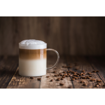 Koffeinmentes kávékapszula latte készítéséhez