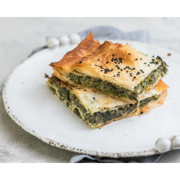 Spenótos-sajtos görög lepény feta sajt fűszerkeverékkel