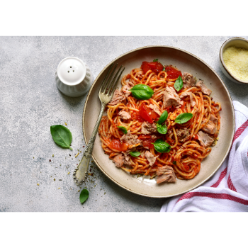 Spagetti katalán tonhallal és mediterrán zöldségekkel