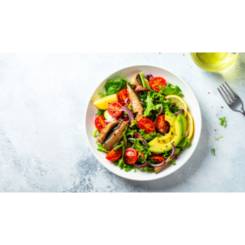 Saláta sóban konfitált korianderes szardíniával