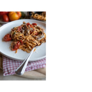 Szardínia Pitomail-szószban, tésztával