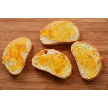 Seveillai narancslekvár kenyéren