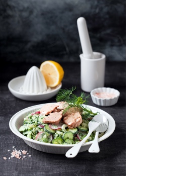 Saláta tőkehalmájjal